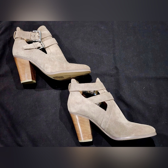 *NWOT* MICHAEL KORS | Walden Suede Booties | Light Mushroom | Size 6 - Picture 6 of 13